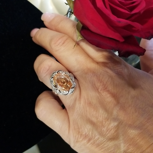 Ring - Picture 3 of 5